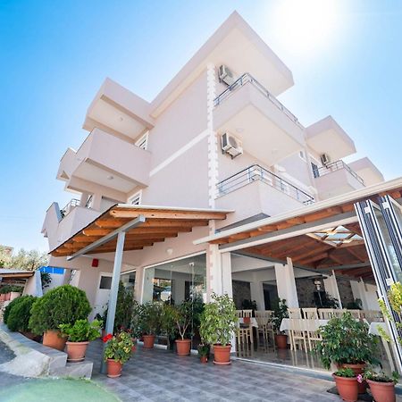Aleksander Aparthotel كساميل المظهر الخارجي الصورة