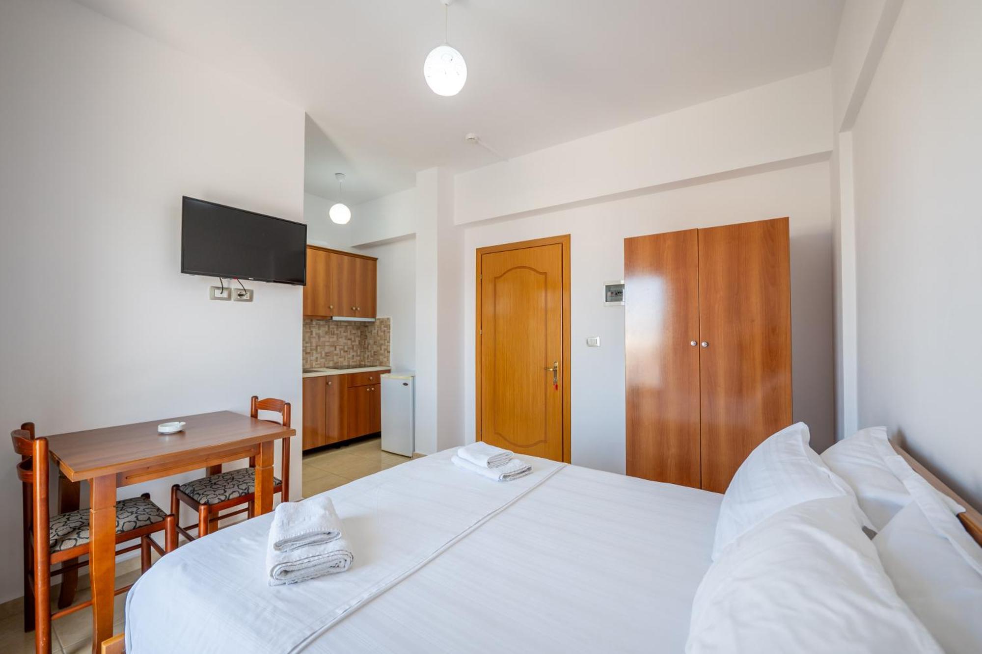 Aleksander Aparthotel كساميل المظهر الخارجي الصورة