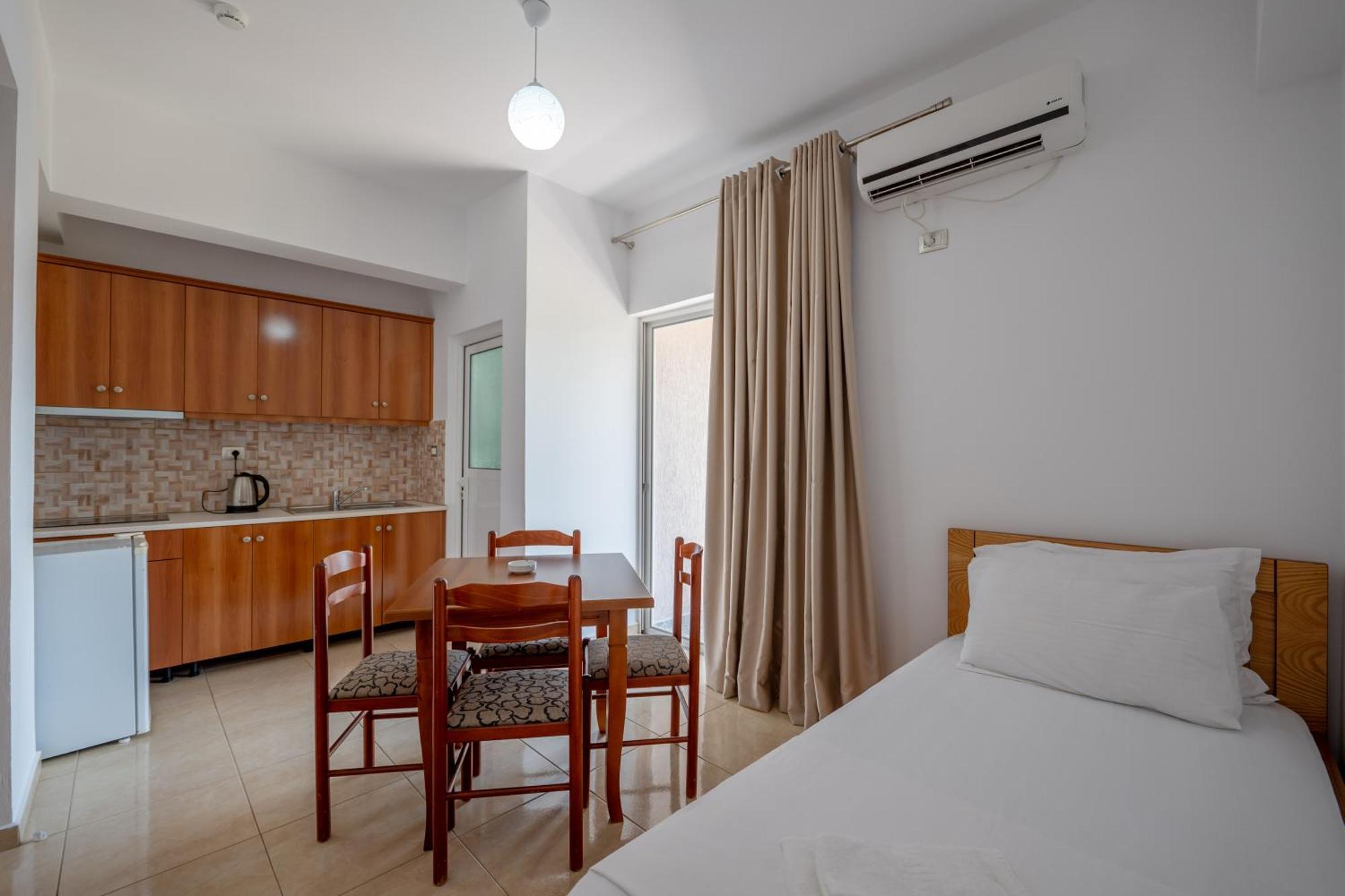 Aleksander Aparthotel كساميل المظهر الخارجي الصورة